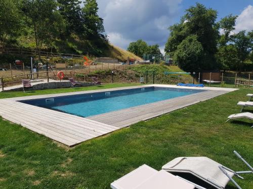 Басейн, Agriturismo Podere Omomorto in Пратовеккьо