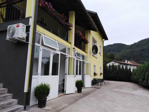 المنظر الخارجي, PRENOČIŠČE 9a (PRENOCISCE 9a) in Tolmin
