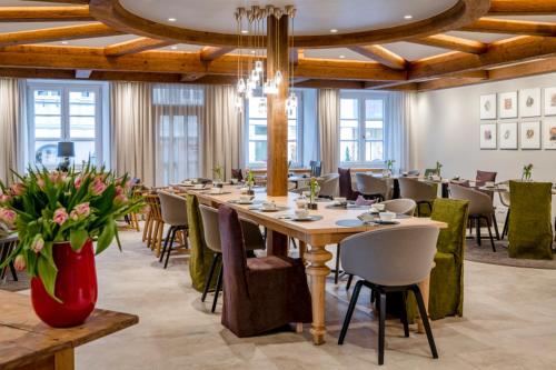 ห้องอาหาร, Hotel Krone in เบรตเทิน