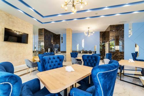 Grand Sapphire Hotel - image 2