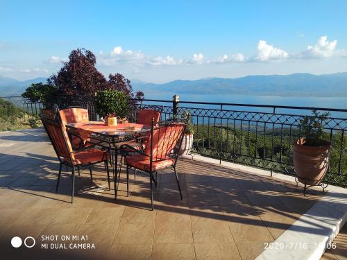 Erkély/terasz, Balcony on Trichonida Lake in Kato Achaia