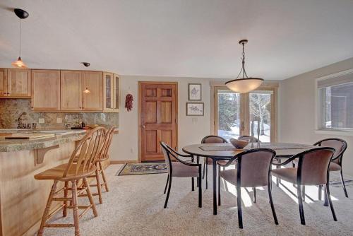1250 Willow Grove townhouse - main image