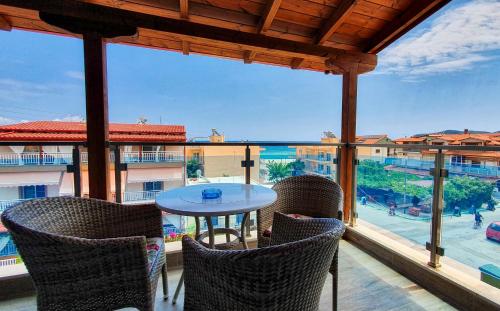 Hotel Viky - main image