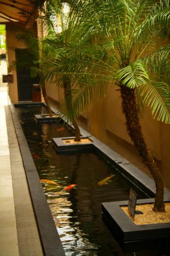 ツー シーズンズ ホテル9