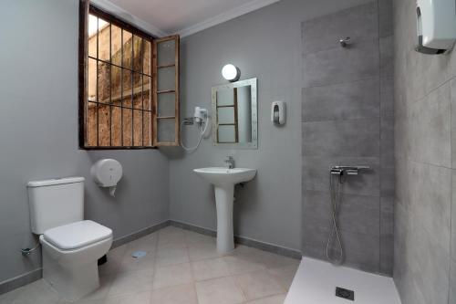Feel Hostels City Center - image 9