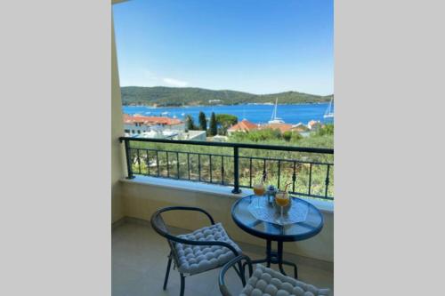 A lovely and cozy room with a breathtaking view 2