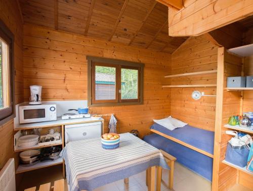 1 bunk bed, 2 sofa beds
