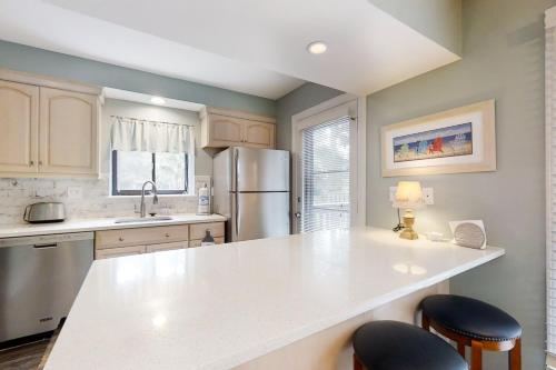 Hickory Cove 8 - image 3