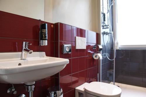 Base Apartments - image 14