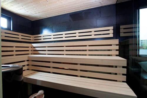 Sunny and Spacious Luxury House in 林德賽爾