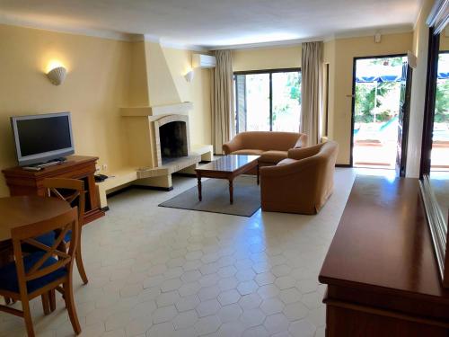 Vale Do Garrao Villas in Almancil