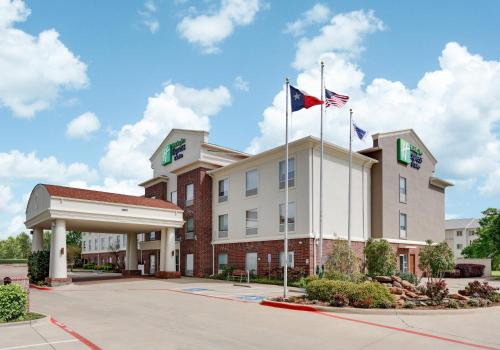 Holiday Inn Express Hotel & Suites Cleburne by IHG in Cleburne, USA