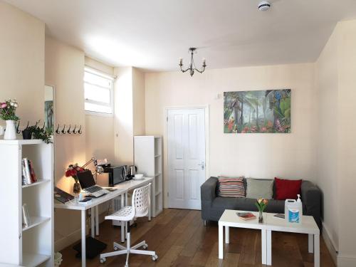 Park Villa Boutique Hostel - image 3