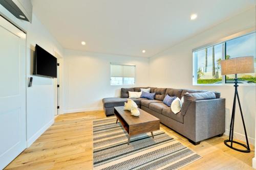 NB-7401A Newport Beach Luxury I - image 6