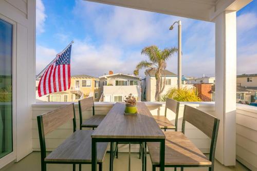 Newport Family Desire I & II in Newport Beach, USA