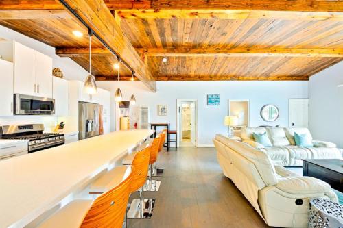 CB-390A Ocean View Tamarack Beach - image 6