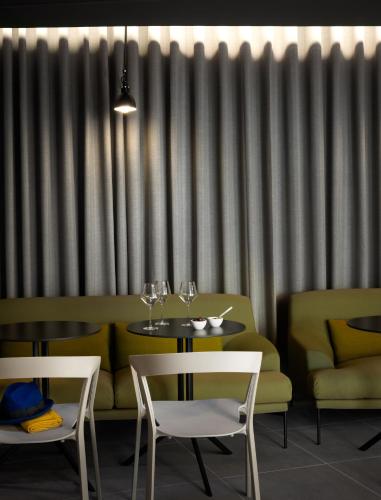 Bar, OKKO Hotels Nantes Centre Ville  in Nantes