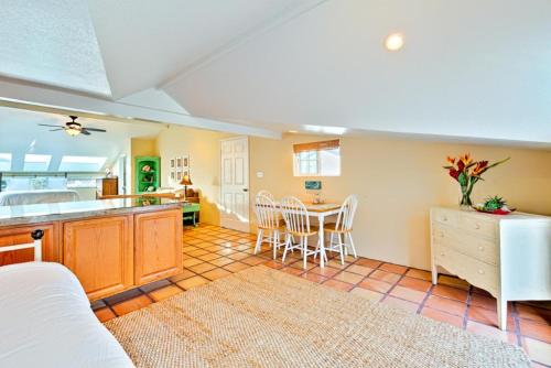 NB-210B - Newport Rooftop Studio - image 4