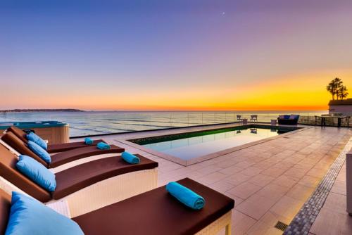 #417 - Oceanfront Escape - main image