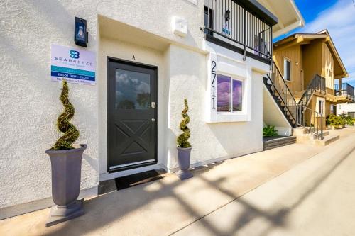 Newport Beach Condo Deluxe I & II