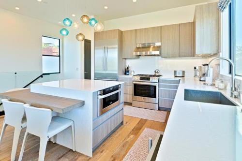 #253 - Coastal Captivation - image 5