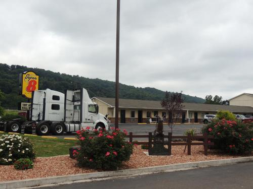 Super 8 by Wyndham Mifflinville Near Bloomsburg - main image