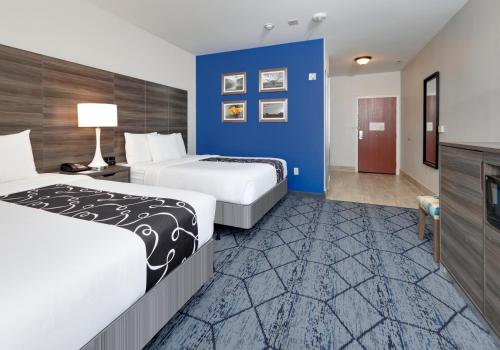 La Quinta Inn & Suites by Wyndham Denton - University Drive