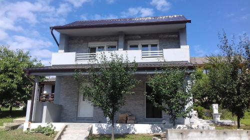 . Apartmani Ana