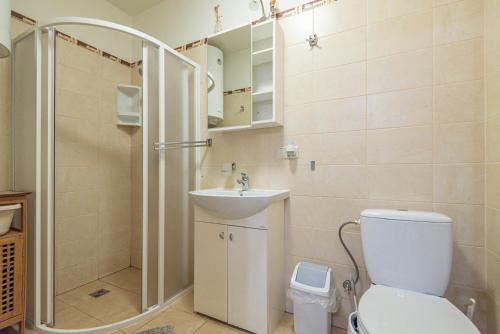 Apartment - Ground Floor image 10