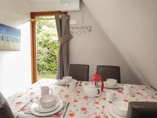 Sunshine Chalet (No 85) - image 8