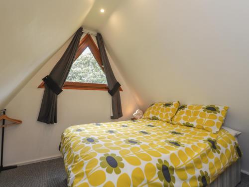 Sunshine Chalet (No 85) - image 14