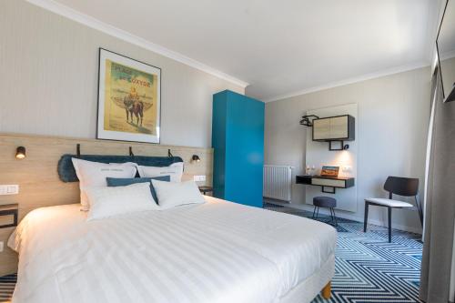 Triple Room with Balcony image 4
