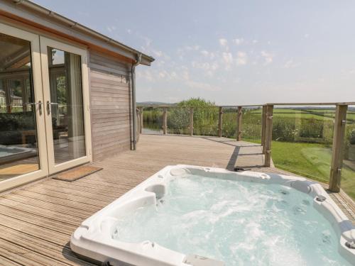 15 Faraway Fields Liskeard - image 2
