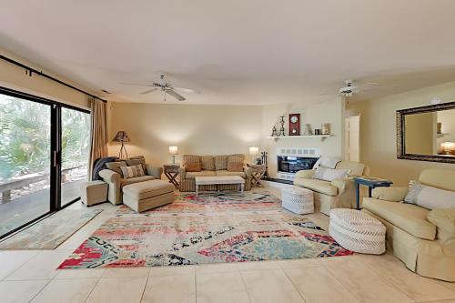 Five Oaks Coastal Cottage in Gated Seabrook Island home - main image