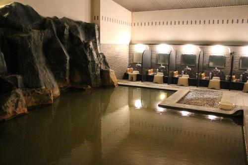 Термальная купальня, Yumoto Shirogane Onsen Hotel near Shirogane Blue Pond