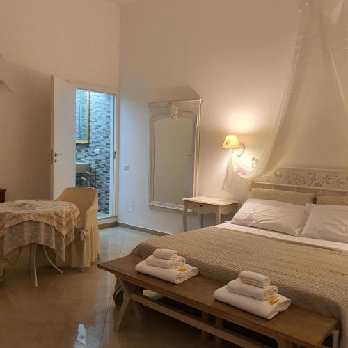 White Suite Polignano 08 1