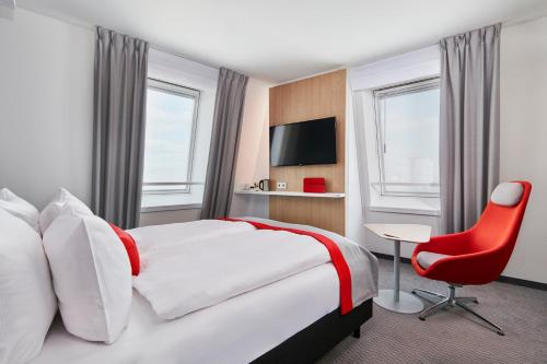 Holiday Inn Express - Berlin - Alexanderplatz an IHG Hotel - image 10