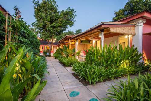 tuin, PinkPrivate Sanur - for Cool Adults Only in Sanur