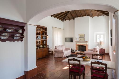 Hotel Rural Monte da Provenca Monte da Provença is a popular choice amongst travelers in Elvas, whether exploring or just passing through. The property features a wide range of facilities to make your stay a pleasant experience. 