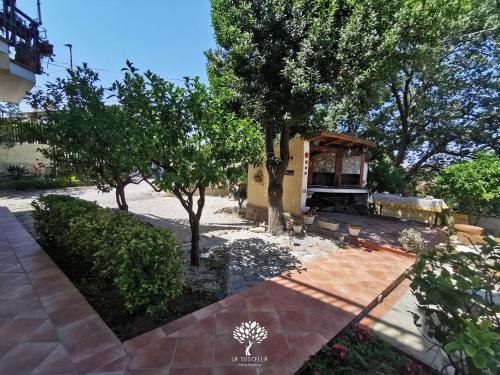 Сад, La Suscella Bed & Breakfast in Торчіара