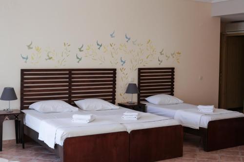 1 double bed, 2 twin beds, 1 sofa bed
