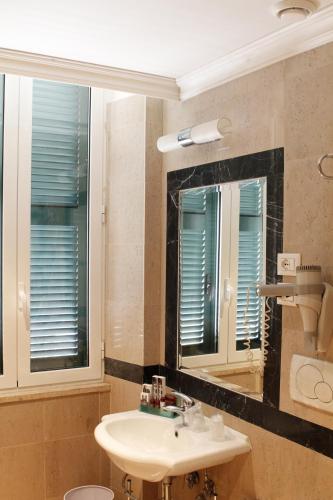 Boutique Hotel Trevi - image 9