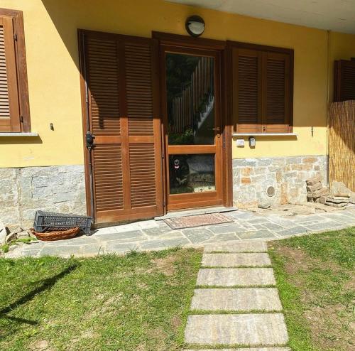 Appartamento con Giardino e Vista sulla Valmalenco in Torre di Santa Maria
