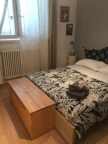  camera con bagno privato e parcheggio in Lucca