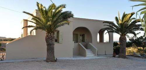 Olive Villa, New renovation, Entire House gîte à louer Agia Paraskevi