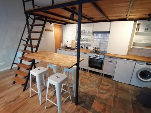 Studio Krakow old town apartment, Краков