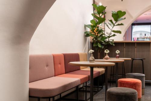 Pub/Lounge, Kuntino Suites in Meran
