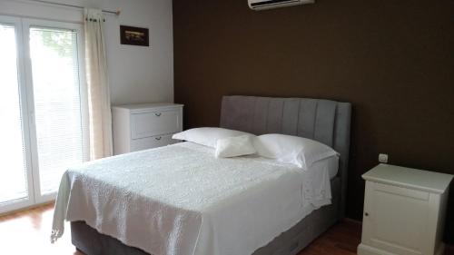  Nera Apartment, Pension in Brodarica