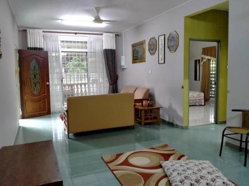 MR HOMESTAY BUKIT CINTA