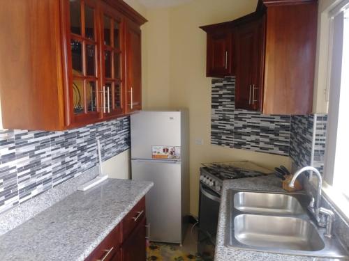 Irie HideAway - Private Studio in Gated Community --Caribbean Estates, Portmore